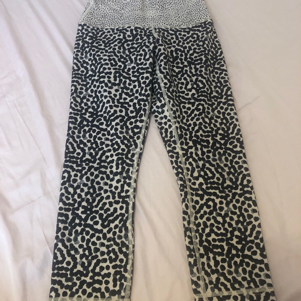 Lululemon cheetah cropped pants